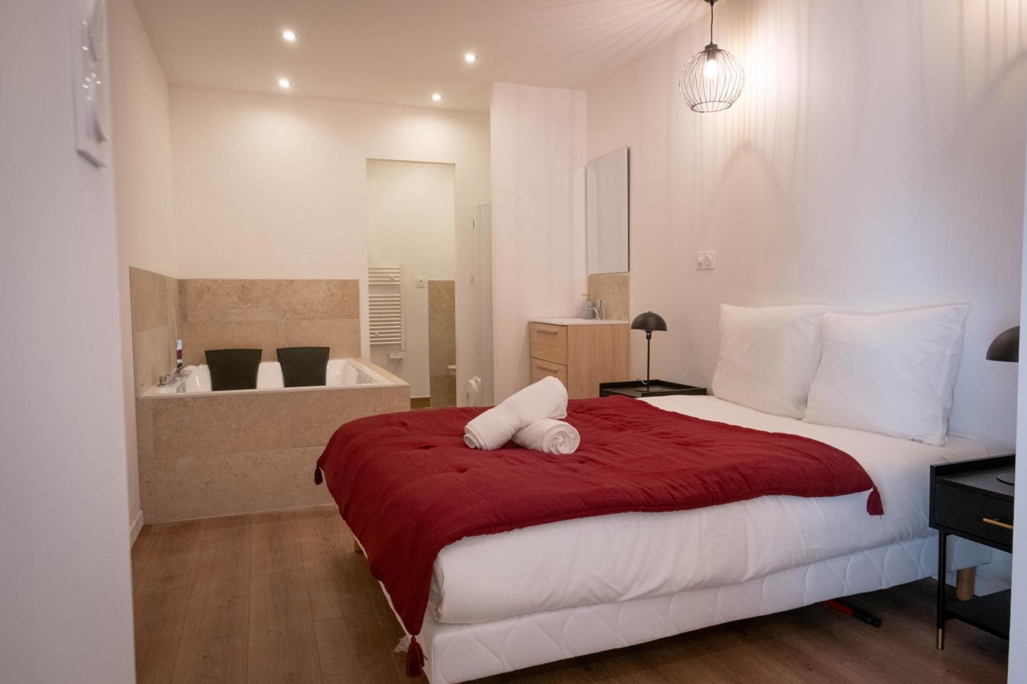 Bibemus Casa Maja - Baignoire Balneo - Parking - Terrasse Διαμέρισμα Σαιντ-Ετιέν Εξωτερικό φωτογραφία